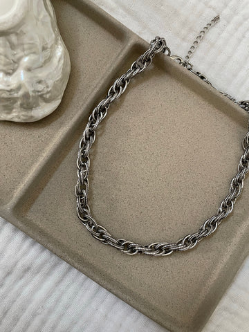 Lila Necklace